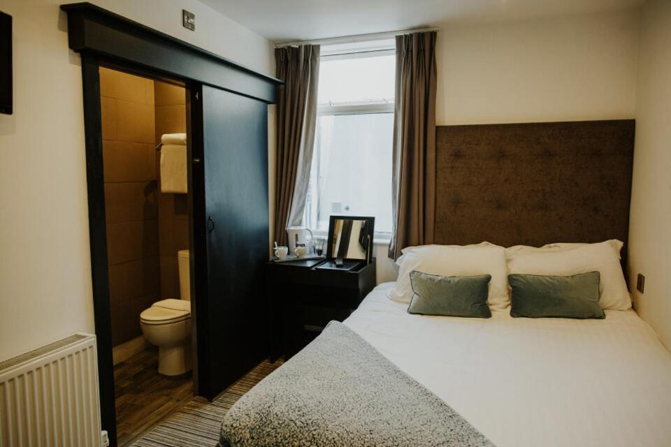 Peaky Blinders Accommodation&Bar Southport Exteriér fotografie